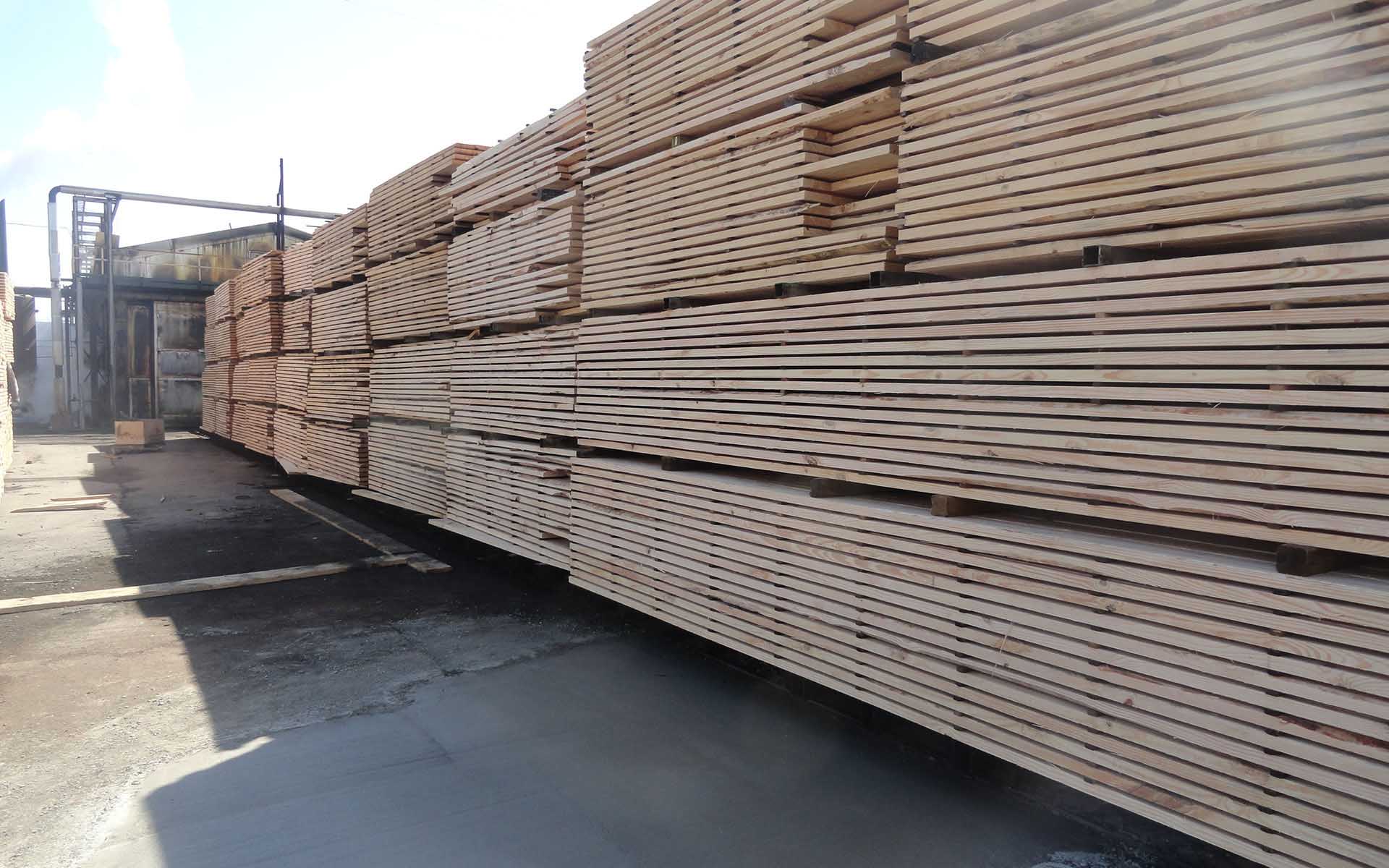 Naturally_Durable_Hardwood_Kiln_Sticks_yarding lumber 005.JPG